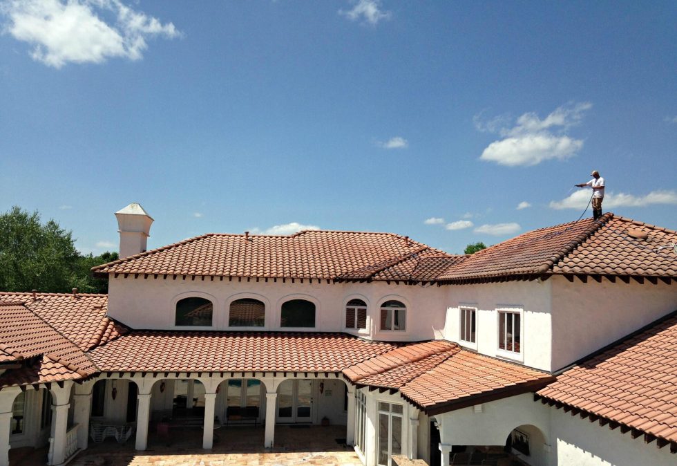 Roof Cleaning Service