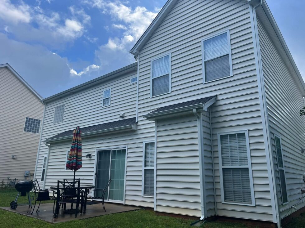 Professional Vinyl Siding Cleaning